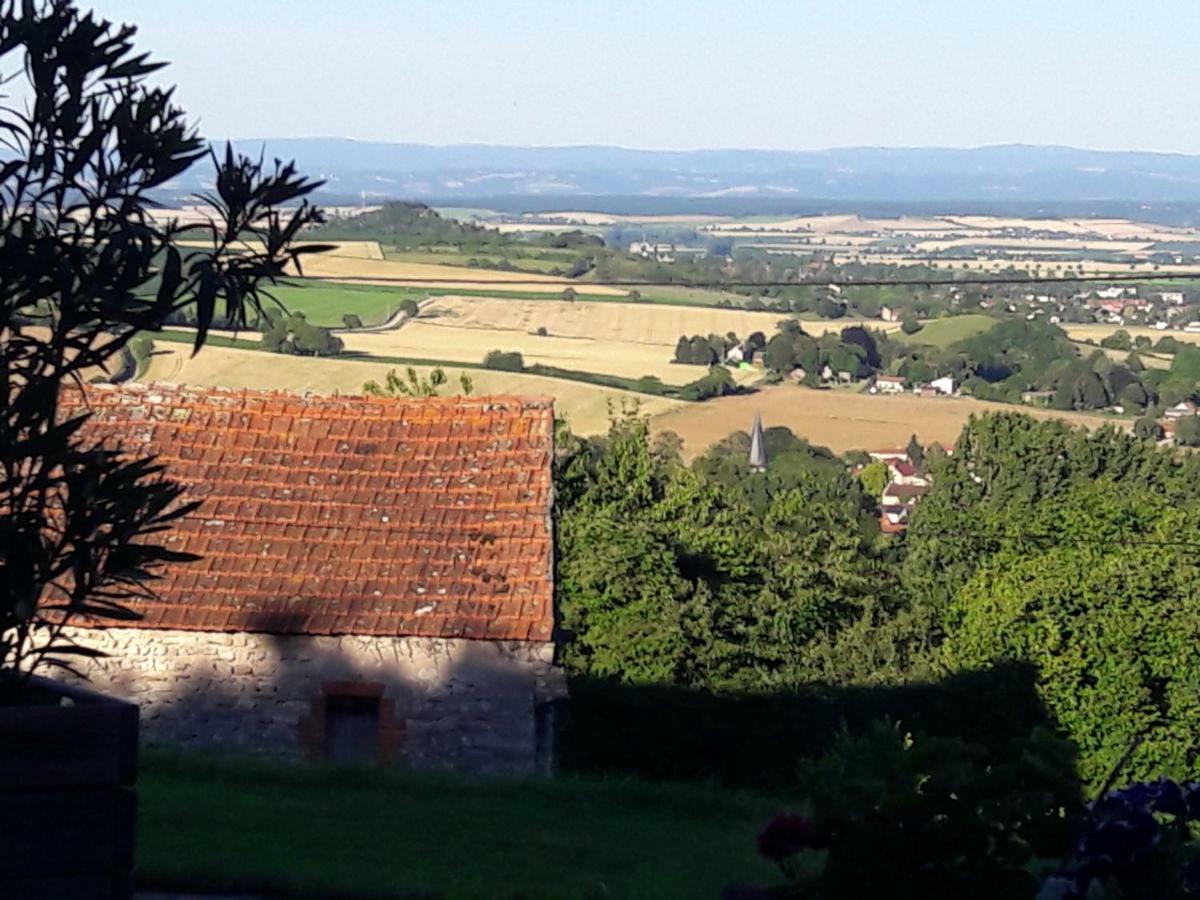 "Les Monnats" Gite 8 Personnes A La Campagne Chaptuzat Exterior photo